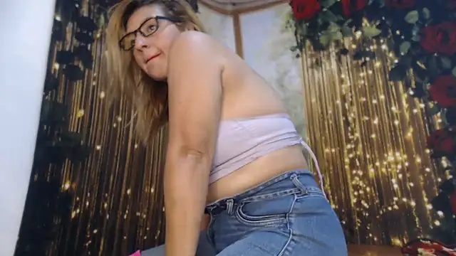 StephyJones1 online show from April 23, 2026, 2:41 pm