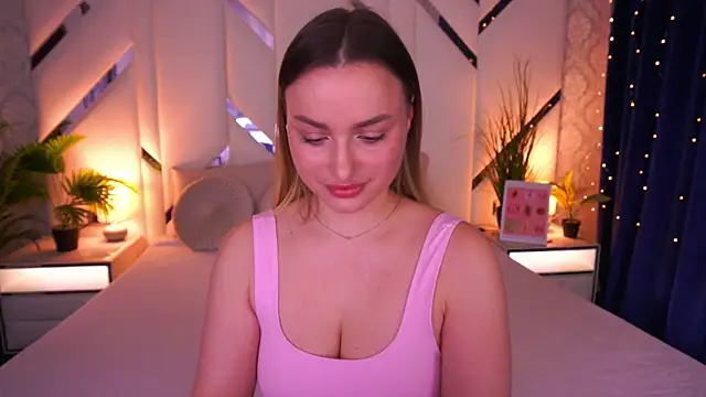 LindsieGreyy online show from February 24, 2026, 8:34 am