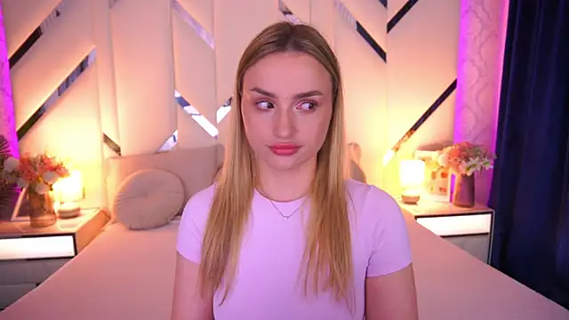 Snapshot of LindsieGreyy chatting on May 22, 2026, 1:17 pm LindsieGreyy online show from May 22, 2026, 1:17 pm