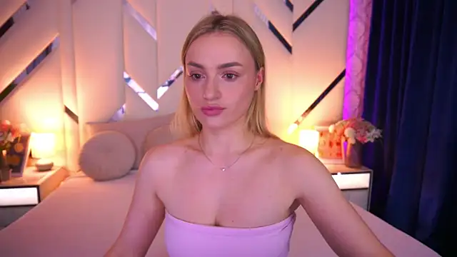 Snapshot of LindsieGreyy chatting on June 5, 2026, 2:12 pm LindsieGreyy online show from June 5, 2026, 2:12 pm