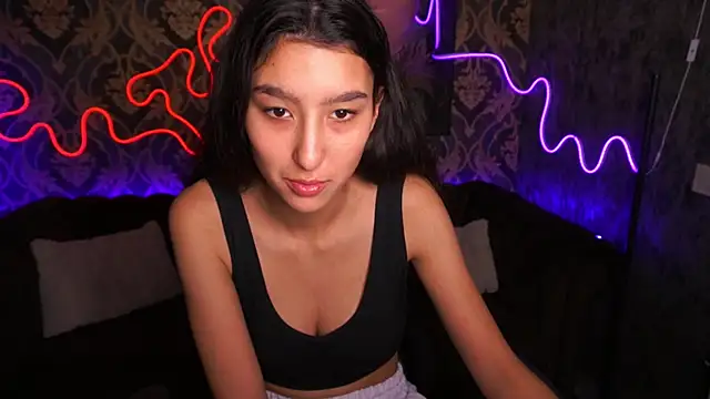 CharmMocco online show from February 14, 2025, 10:28 am