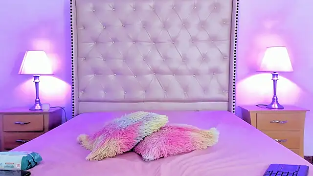 emily jk online show from October 4, 2025, 1:53 pm