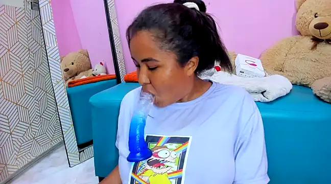 Snapshot of camilagreeco chatting on March 20, 2025, 10:18 pm camilagreeco online show from March 20, 2025, 10:18 pm