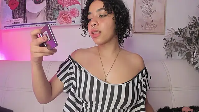 Dhalila  online show from March 13, 2025, 1:32 am