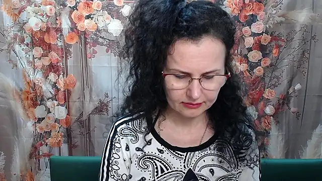 Miroslava Happi online show from April 19, 2026, 5:29 am