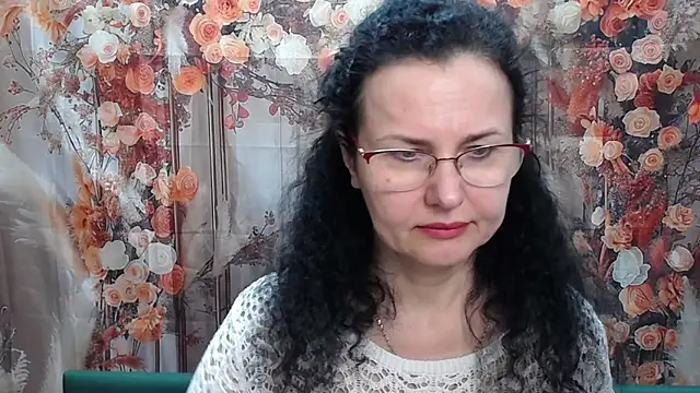 Miroslava Happi online show from April 23, 2026, 5:52 am