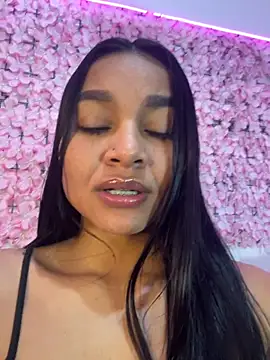 Lynda Bonnie online show from November 16, 2025, 2:28 am