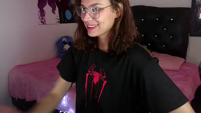 Snapshot of Auroraa_soul chatting on November 25, 2025, 7:47 pm Auroraa soul online show from November 25, 2025, 7:47 pm