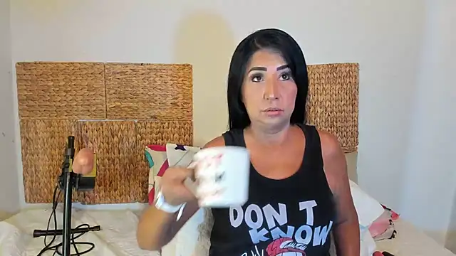 Jackiehmilf52 online show from July 13, 2026, 1:36 pm