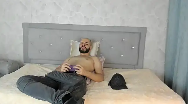 Luke Diaz7 online show from February 17, 2025, 11:53 pm