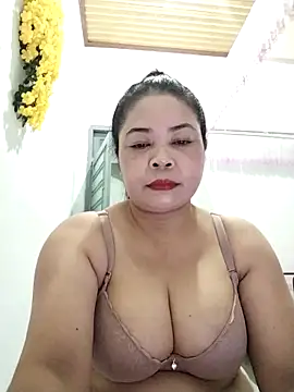 Baby-bigtits2024 online show from March 11, 2025, 12:06 pm