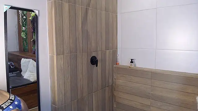 Snapshot of Georgina_Palacios_ chatting on October 3, 2025, 10:18 pm Georgina Palacios online show from October 3, 2025, 10:18 pm