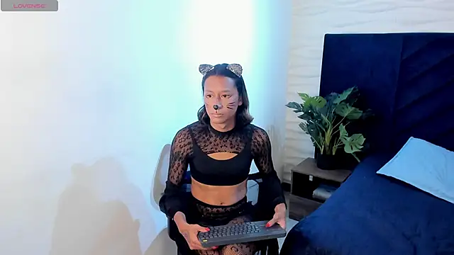 Snapshot of Georgina_Palacios_ chatting on October 29, 2025, 3:42 am Georgina Palacios online show from October 29, 2025, 3:42 am