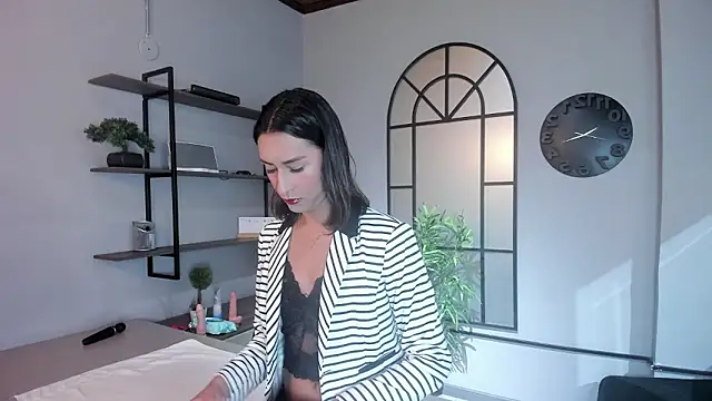 Georgina Palacios  online show from March 3, 2026, 3:56 am