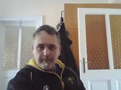 Szolga10 online show from March 18, 2025, 1:09 pm