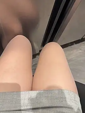 Snapshot of Mia-77 chatting on May 20, 2026, 4:29 am Mia-77 online show from May 20, 2026, 4:29 am