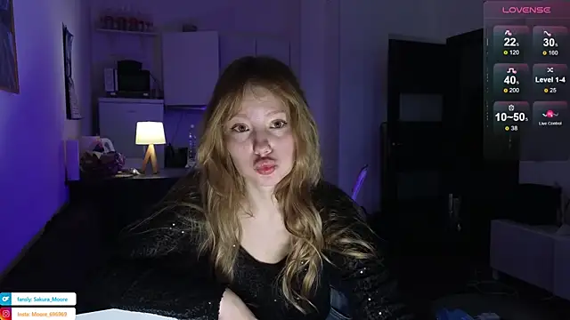 Sakura Moore online show from March 3, 2025, 8:16 am