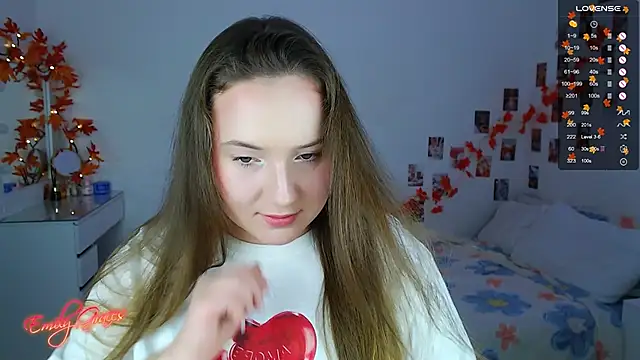 Snapshot of EmilyxxGraces chatting on October 28, 2025, 10:23 pm EmilyxxGraces online show from October 28, 2025, 10:23 pm