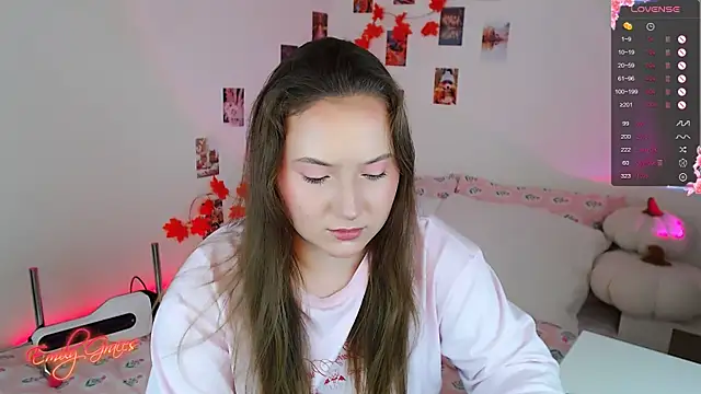 Snapshot of EmilyxxGraces chatting on November 22, 2025, 1:48 am EmilyxxGraces online show from November 22, 2025, 1:48 am