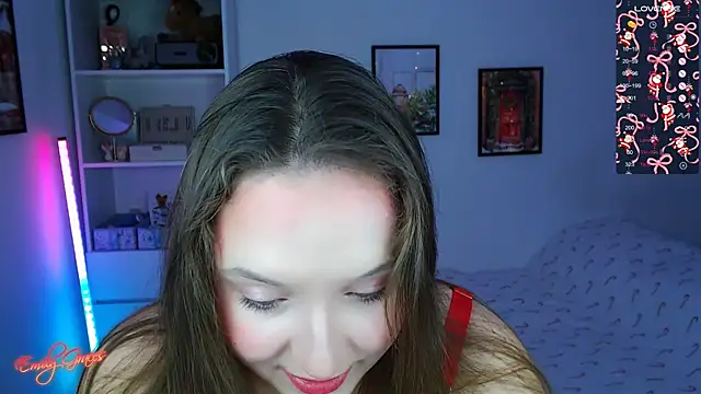 Snapshot of EmilyxxGraces chatting on December 22, 2025, 7:33 pm EmilyxxGraces online show from December 22, 2025, 7:33 pm