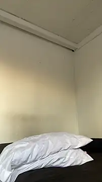 KatiaFosterr online show from February 9, 2026, 10:36 pm