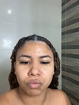 MELINAMARTINS online show from April 14, 2026, 8:15 pm