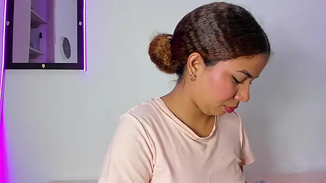 Snapshot of MELINAMARTINS chatting on May 30, 2026, 10:51 pm MELINAMARTINS online show from May 30, 2026, 10:51 pm