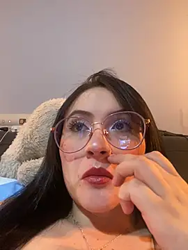 ValentinaOrtiz3 online show from October 1, 2025, 3:12 am