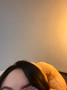 ValentinaOrtiz3 online show from November 9, 2025, 11:25 pm