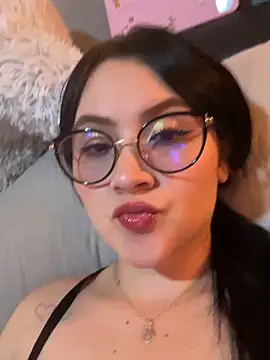 ValentinaOrtiz3 online show from March 4, 2026, 1:44 am