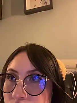 ValentinaOrtiz3 online show from April 29, 2026, 3:21 am