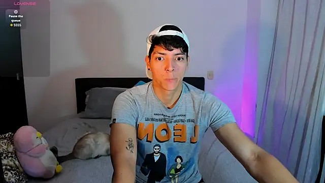  JacobMiller   online show from October 7, 2025, 7:55 pm