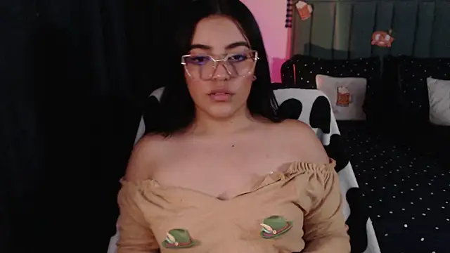 Snapshot of Ambar-22 chatting on September 22, 2025, 4:58 am Ambar-22 online show from September 22, 2025, 4:58 am