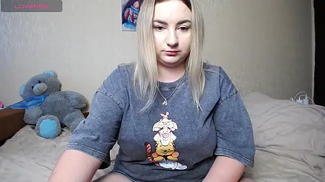 YourSwetiwGirl online show from May 26, 2026, 9:27 am