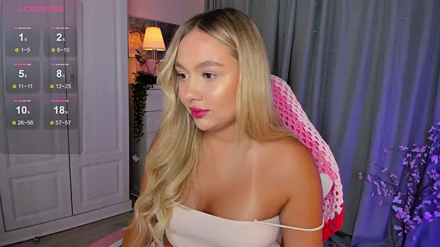  Loneve   online show from October 3, 2025, 3:31 pm