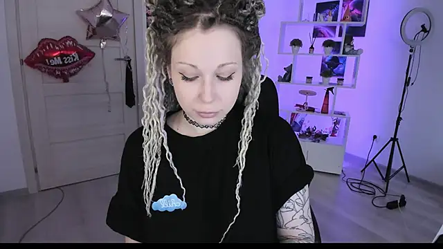 HoneySallyMoore online show from September 14, 2025, 12:26 pm