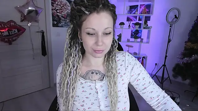 HoneySallyMoore online show from November 15, 2025, 11:18 am