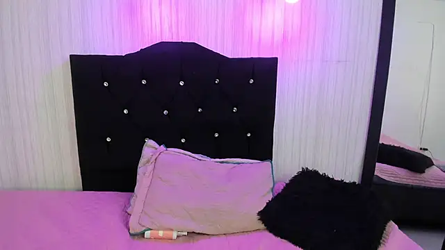 nicky angel1 online show from February 24, 2025, 9:52 pm