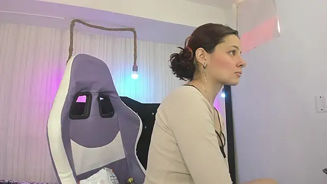 nicky angel1 online show from February 10, 2026, 6:45 pm