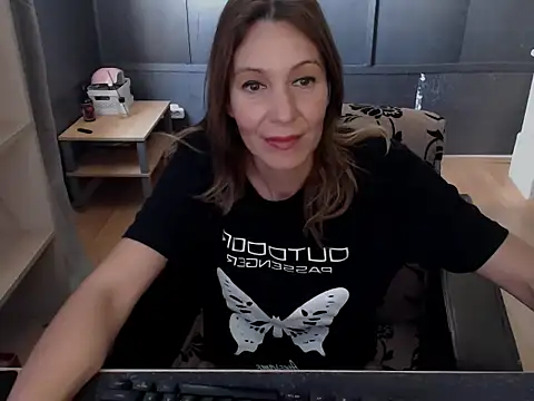 Snapshot of hannaha chatting on May 29, 2026, 10:57 am hannaha online show from May 29, 2026, 10:57 am