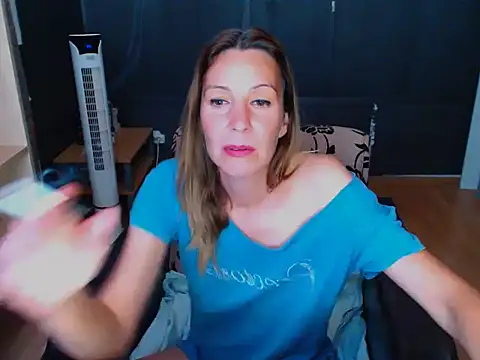 Snapshot of hannaha chatting on June 7, 2026, 7:06 pm hannaha online show from June 7, 2026, 7:06 pm