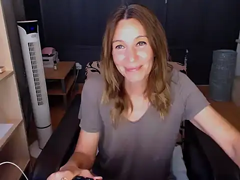 Snapshot of hannaha chatting on June 9, 2026, 6:08 pm hannaha online show from June 9, 2026, 6:08 pm