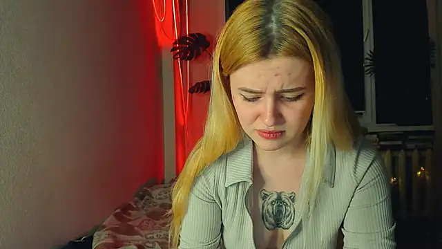 Alexa Pirs online show from March 8, 2025, 8:03 pm