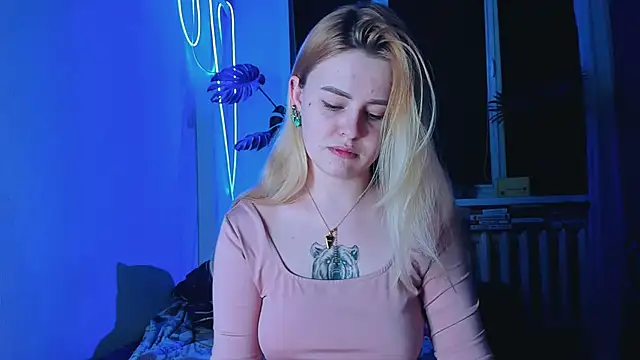 Alexa Pirs online show from March 11, 2025, 5:24 pm