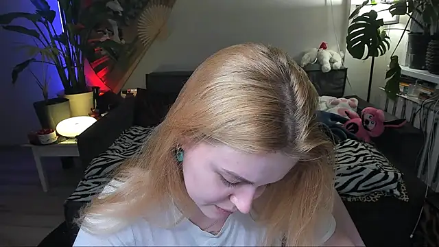 Alexa Pirs online show from March 29, 2026, 6:19 pm