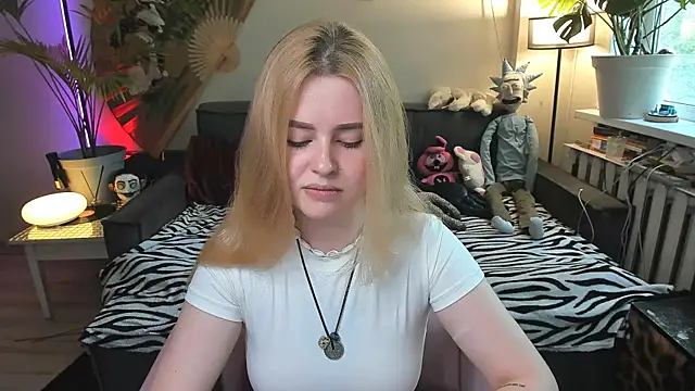 Alexa Pirs online show from June 18, 2026, 11:03 am
