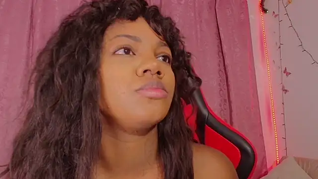 Snapshot of Daphnewalker__ chatting on December 17, 2025, 11:05 am Daphnewalker online show from December 17, 2025, 11:05 am