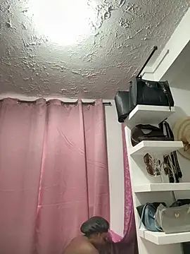 Snapshot of Daphnewalker__ chatting on February 8, 2026, 11:46 am Daphnewalker online show from February 8, 2026, 11:46 am