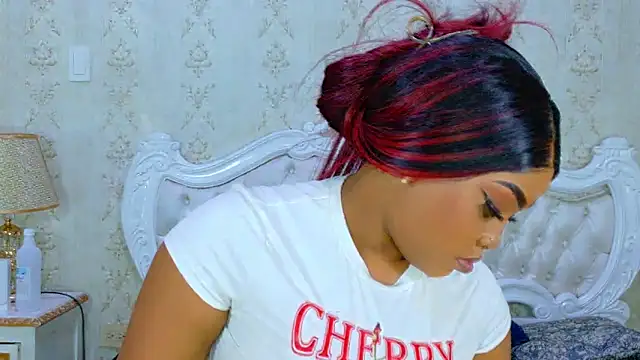 TianahGlow online show from October 29, 2025, 9:05 pm