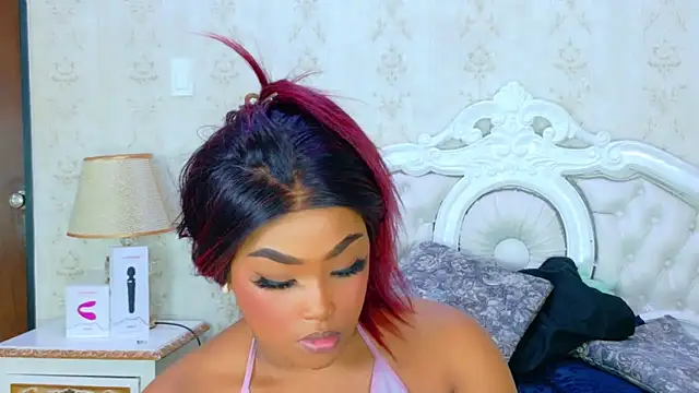 TianahGlow online show from November 11, 2025, 8:42 pm